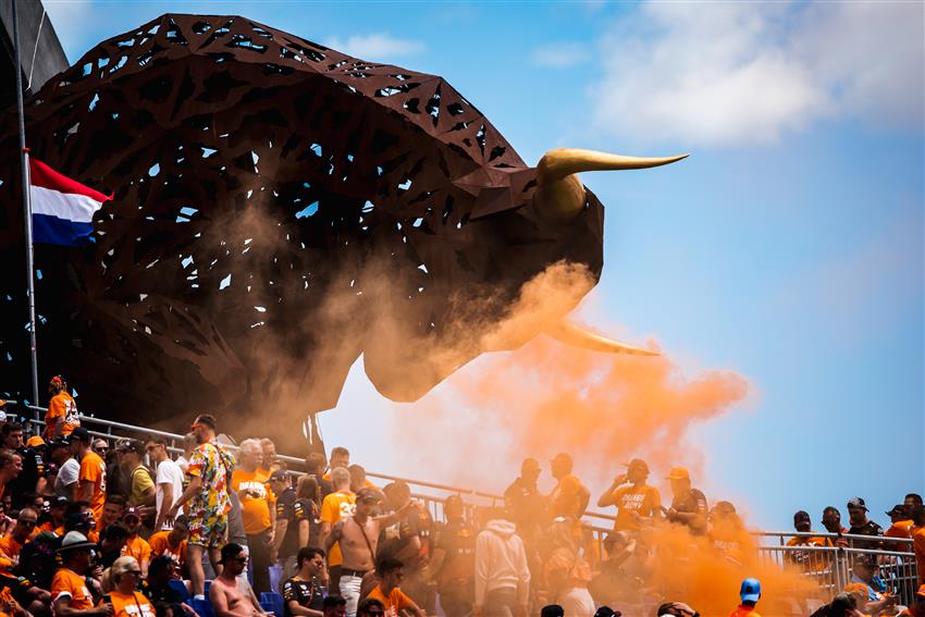 Red Bill statue and Orange smoke